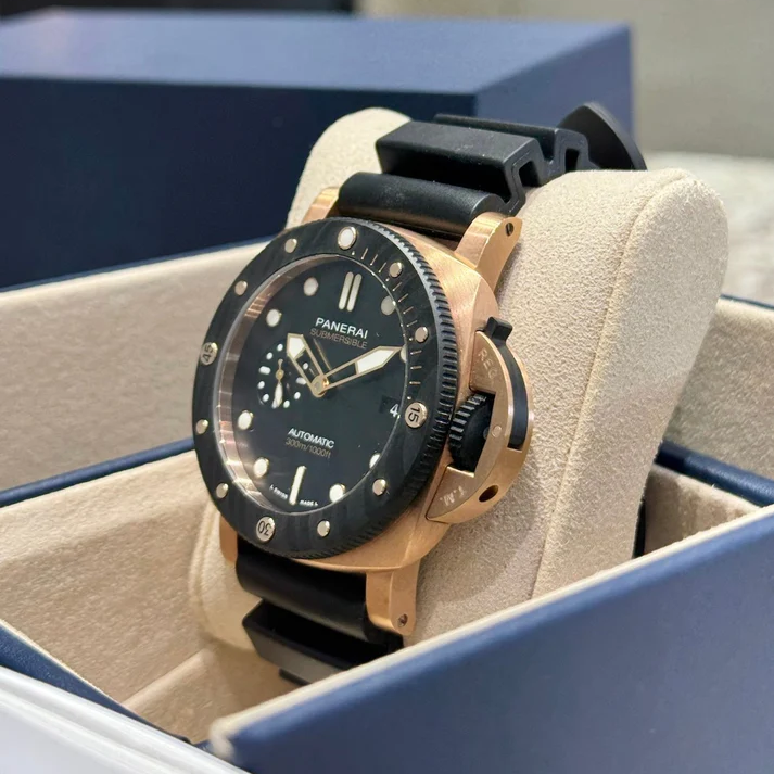 Panerai Submersible QuarantaQuattro Goldtech™ OroCarbo 44mm PAM02070