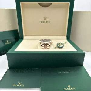 RLX Sky-Dweller 42mm 336935-0001/0005 Rose Gold Blue Dial Oyster