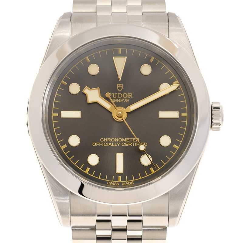 TUDOR Black Bay 39mm Black/Gold Dial Automatic Bracelet Watch M79660-0001