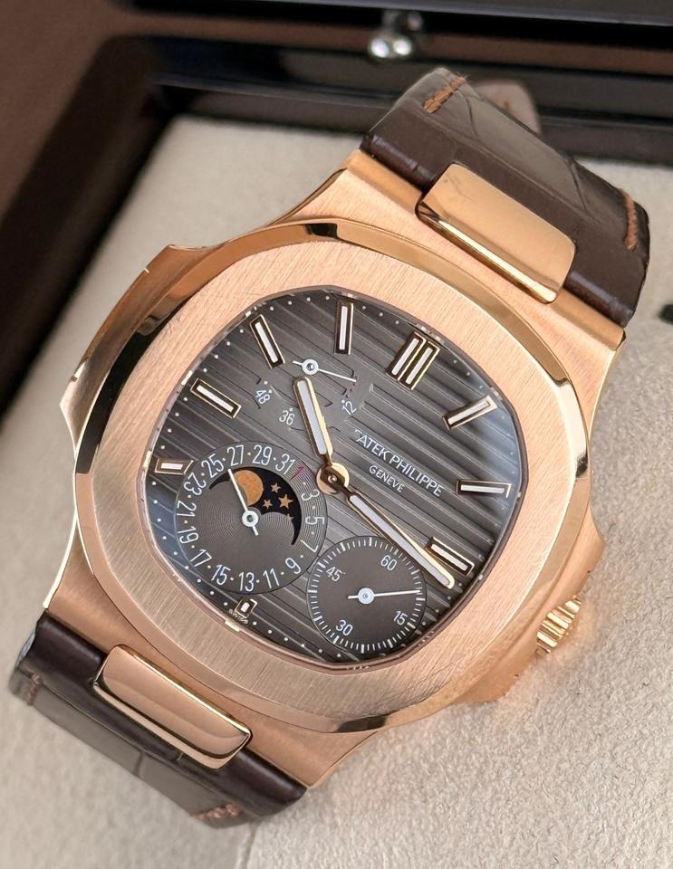 Patek Philippe Nautilus Gold Leather Replica