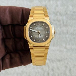 Patek Philippe Nautilus 7011/1R-010 Replica
