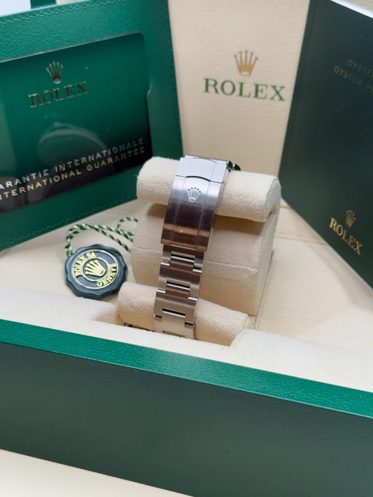 RLX Oyster Perpetual 36mm 126000-0001 Silver Dial Oyster Bracelet