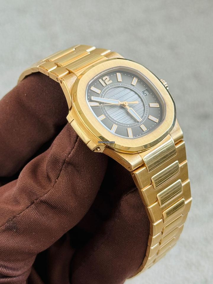 Patek Philippe Nautilus 7011/1R-010 Replica