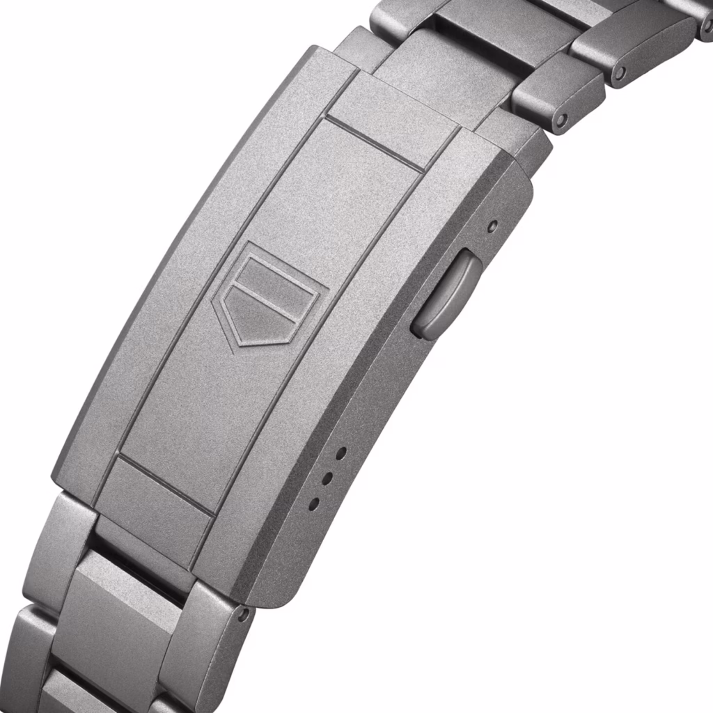 TAG Heuer Aquaracer Professional 200 Solargraph 40mm Mens Watch Titanium WBP1180.BF0000