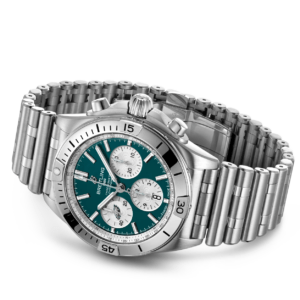 Breitling Chronomat B01 42 NFL Philadelphia Eagles Edition AB01342B1L4A1