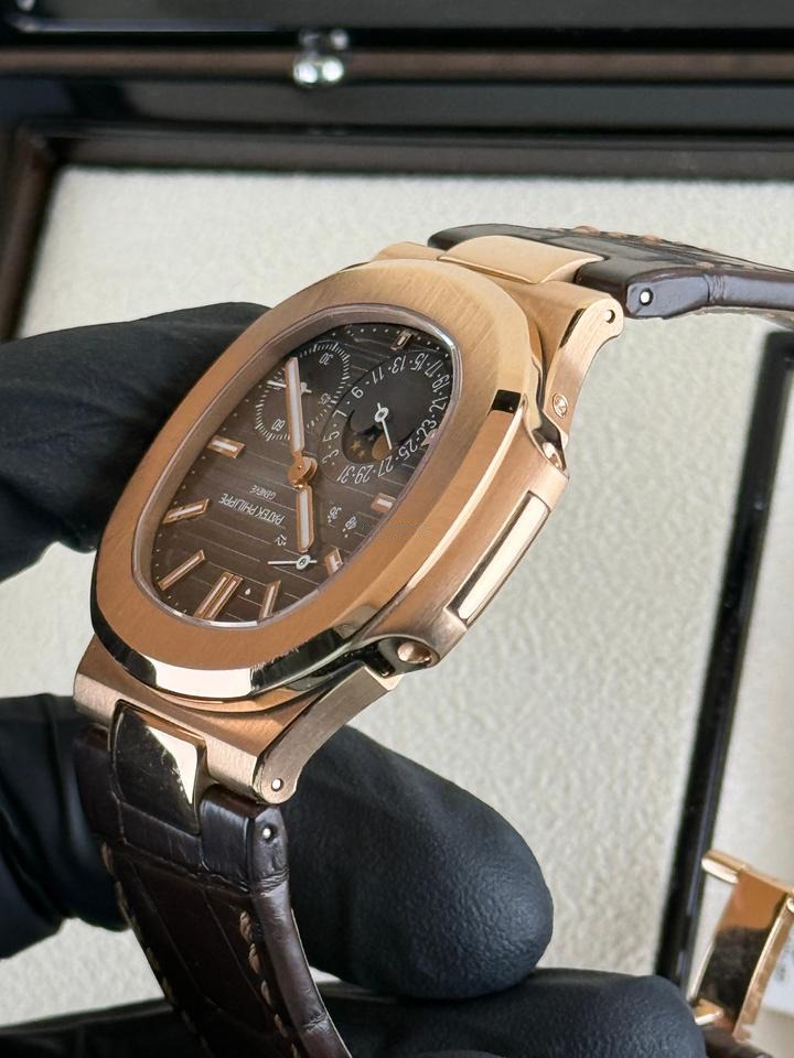 Patek Philippe Nautilus Gold Leather Replica
