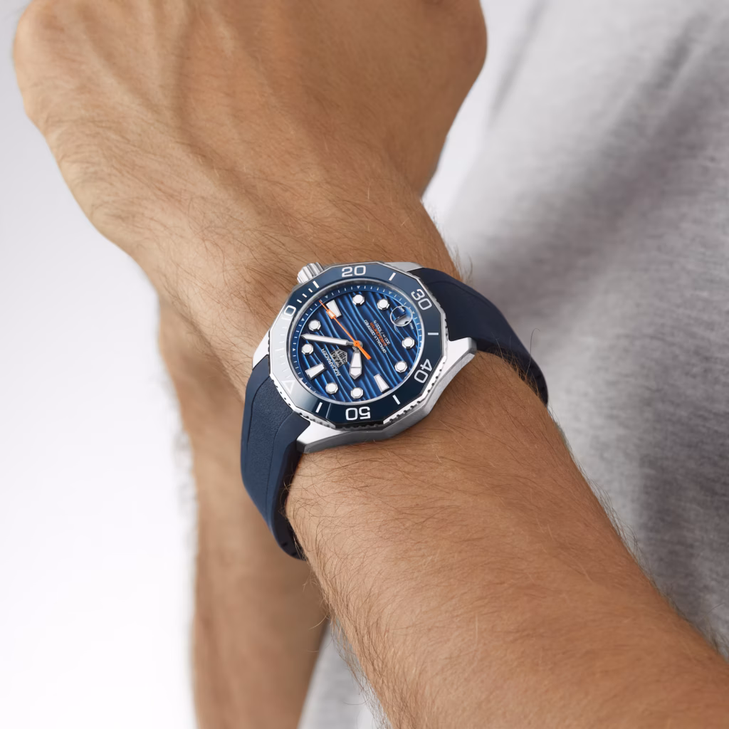TAG Heuer Aquaracer Professional 300 Date 42mm Mens Watch Blue Rubber WBP5111.FT6259