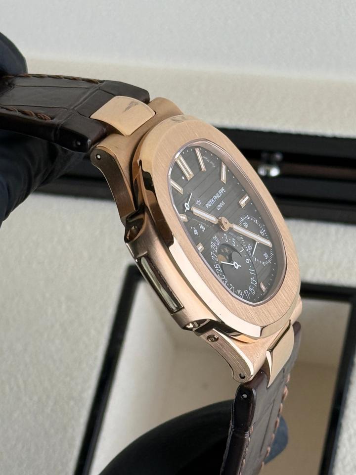 Patek Philippe Nautilus Gold Leather Replica