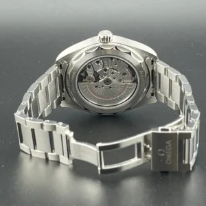 Omega AQUA TERRA 150M CO‐AXIAL MASTER CHRONOMETER GMT WORLDTIMER 43 MM