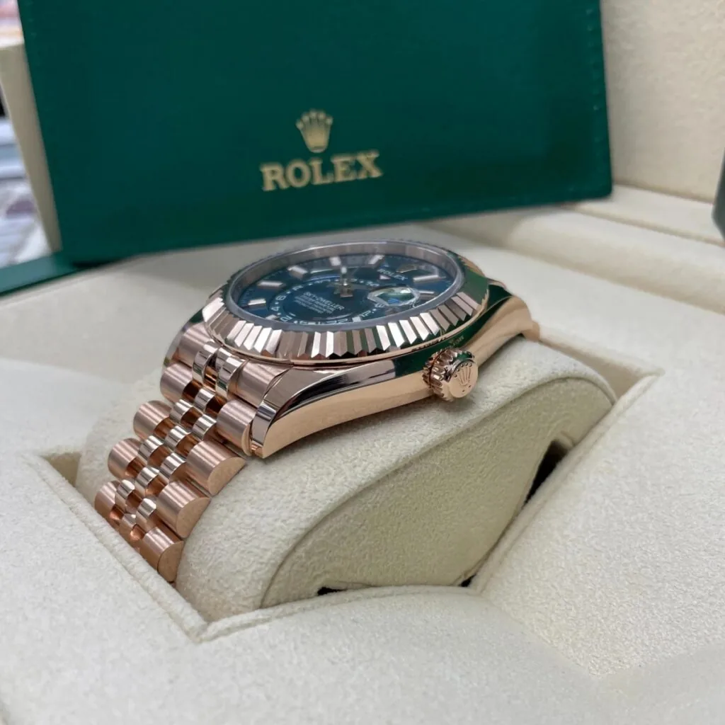 RLX Sky-Dweller 42mm 336935-0001/0005 Rose Gold Blue Dial Oyster
