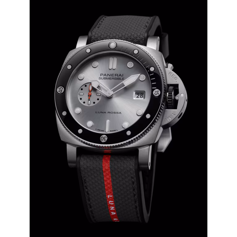 Panerai Submersible QuarantaQuattro Luna Rossa 44mm PAM01681