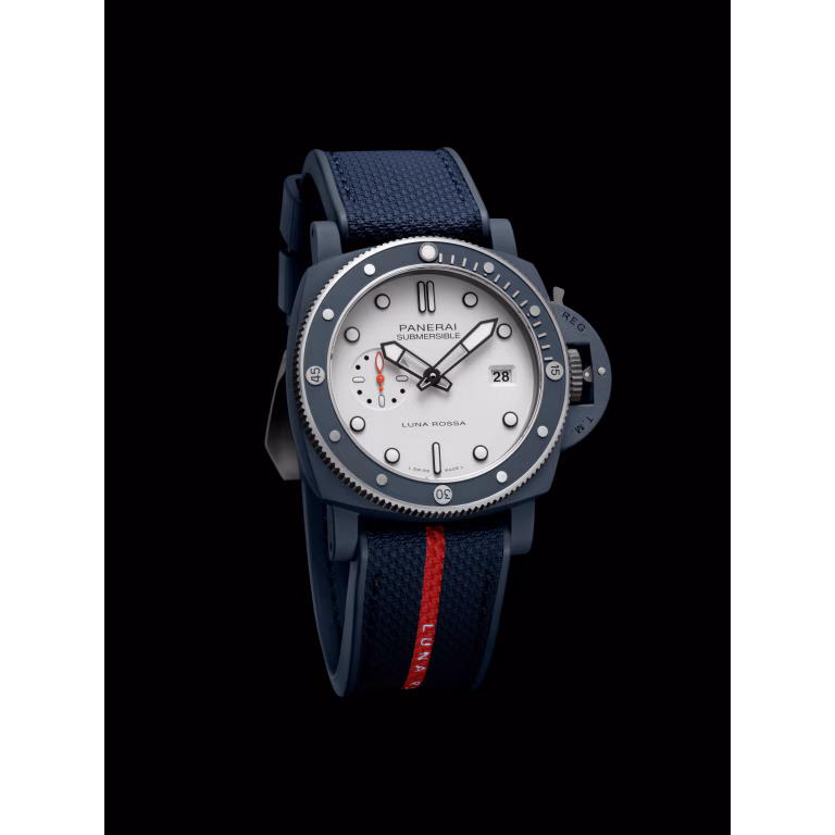 Panerai Submersible QuarantaQuattro Luna Rossa Ti-Ceramitech™ 44mm PAM01543