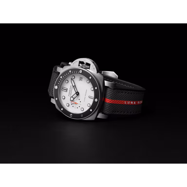 Panerai Submersible Luna Rossa 42mm PAM01579