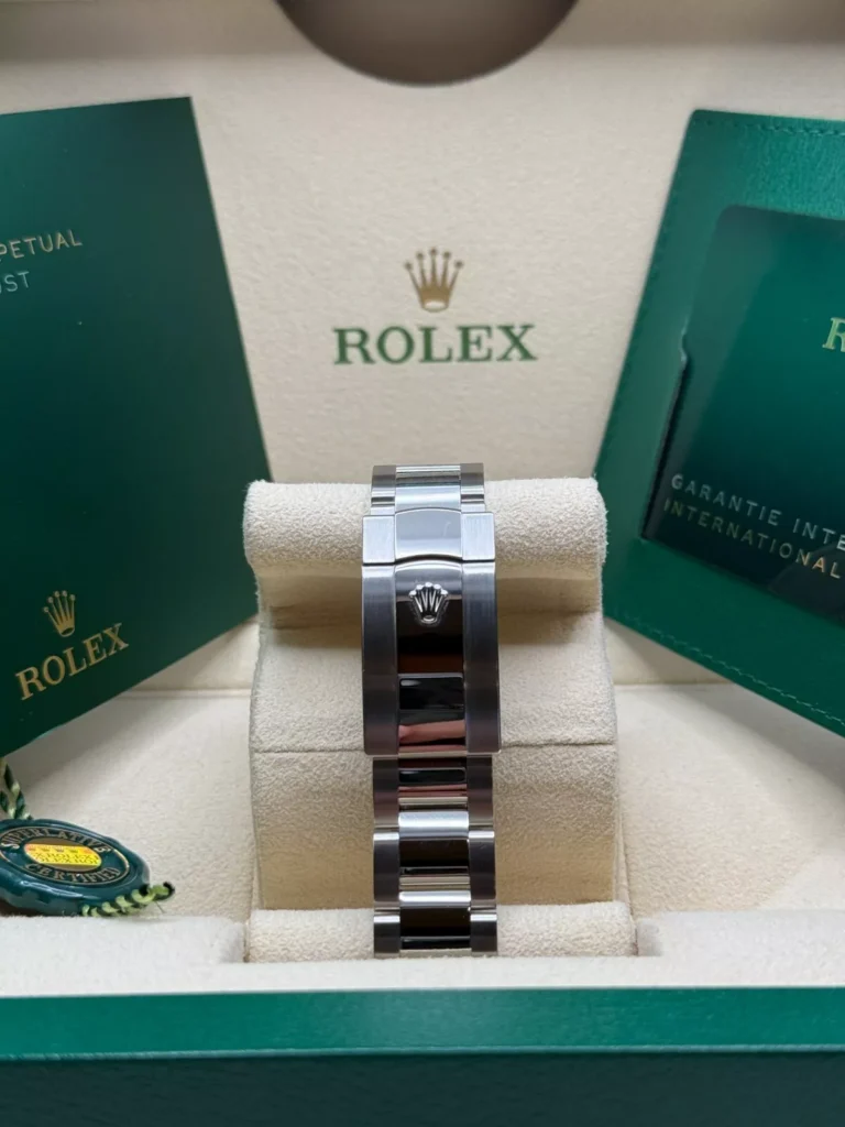 RLX Datejust 41mm Blue Fluted Motif Index Dial Jubilee Bracelet Watch - 126334
