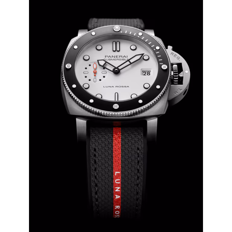 Panerai Submersible Luna Rossa 42mm PAM01579