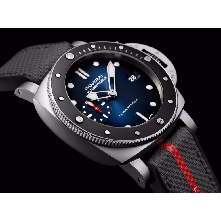 Panerai Submersible Luna Rossa 42mm PAM01565