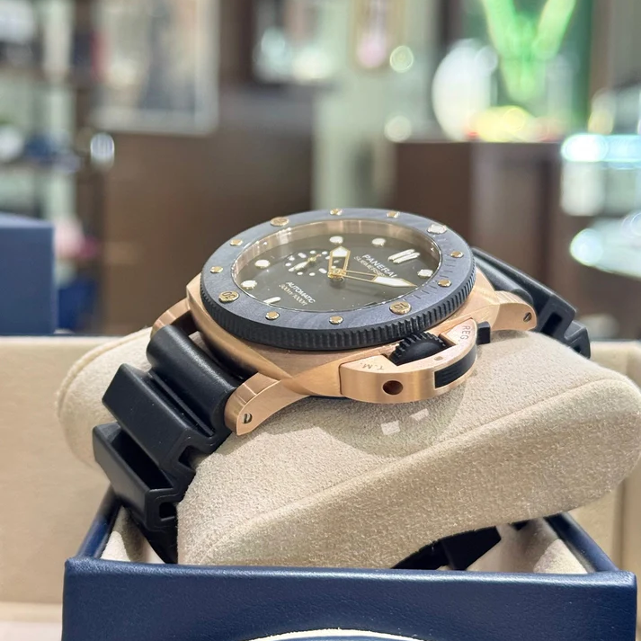 Panerai Submersible QuarantaQuattro Goldtech™ OroCarbo 44mm PAM02070