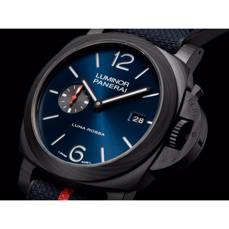 Panerai Luminor Marina Carbotech™ Luna Rossa 44mm PAM01529