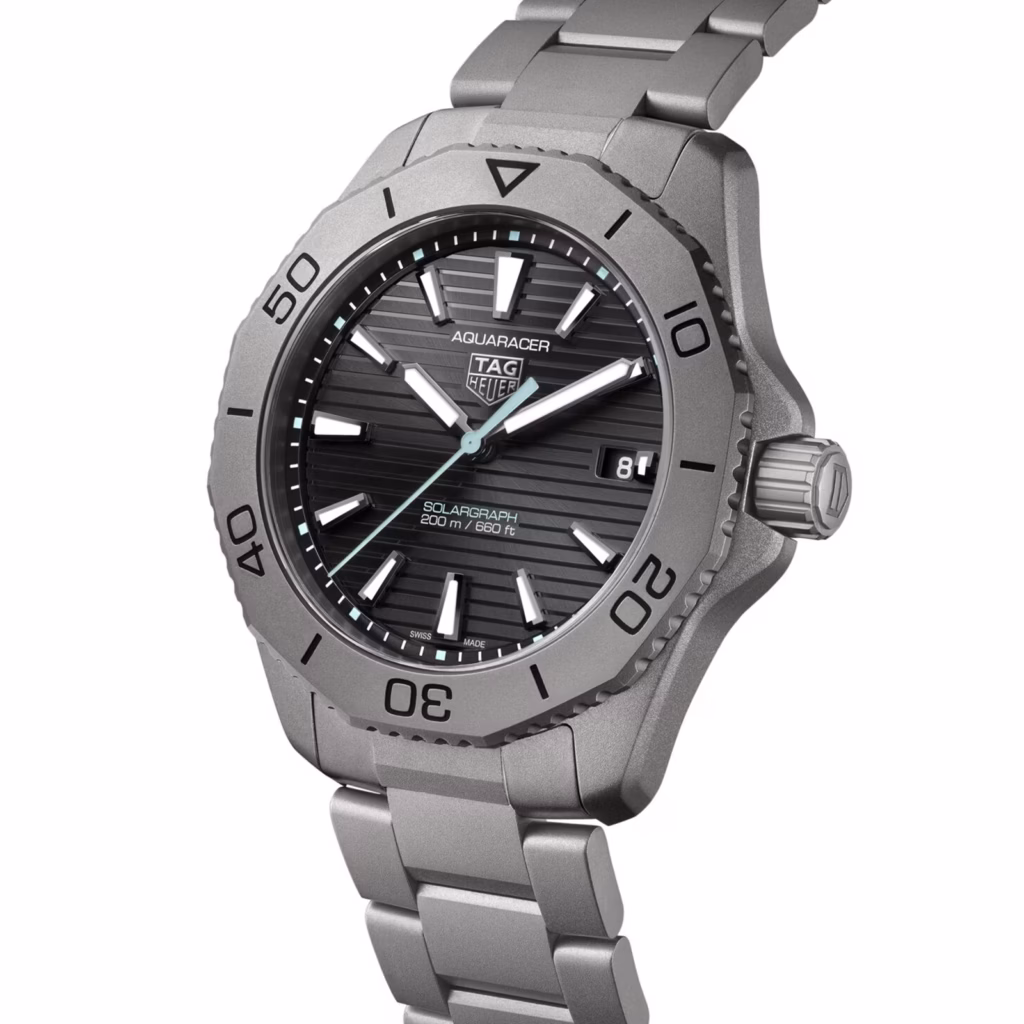 TAG Heuer Aquaracer Professional 200 Solargraph 40mm Mens Watch Titanium WBP1180.BF0000