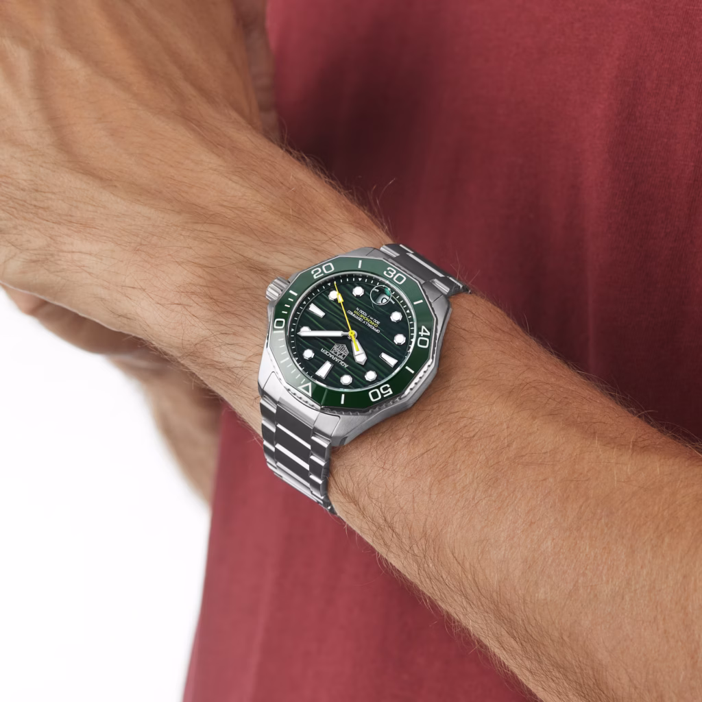 TAG Heuer Aquaracer Professional 300 Date 42mm Mens Watch Green WBP5116.BA0013