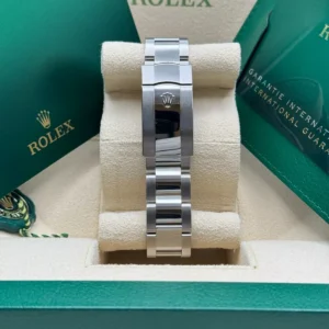 RLX Datejust 41mm Smooth Bezel White Roman Dial Jubilee - 126300