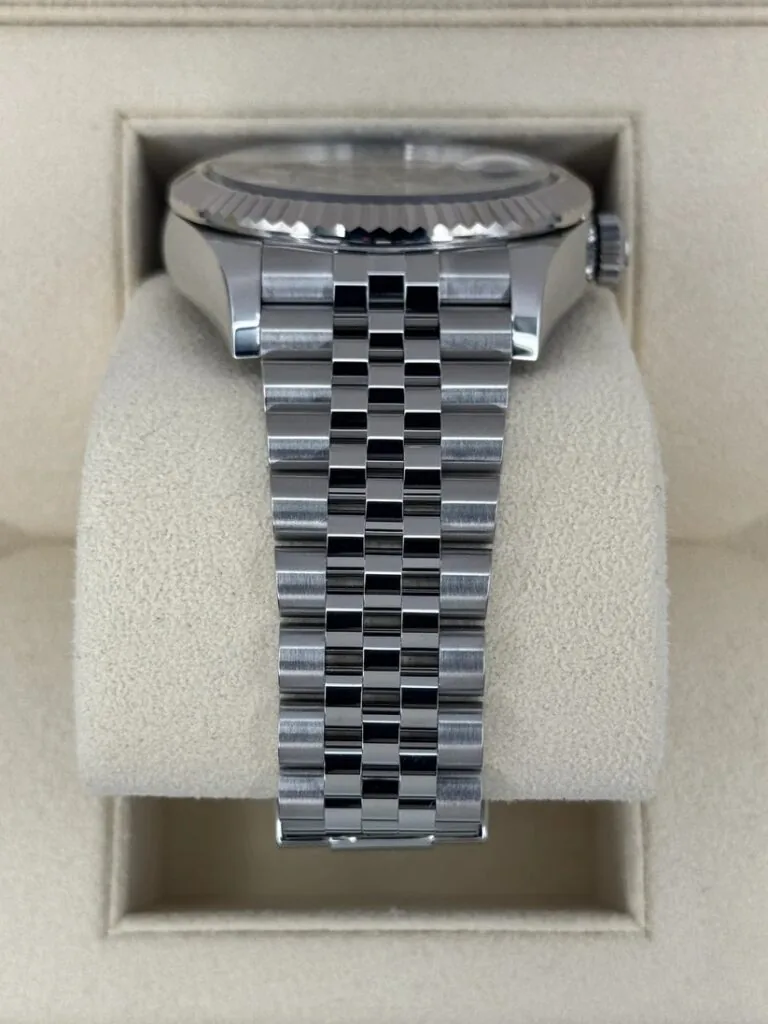 RLX Sky-Dweller 42mm 336934-0005/0006 Stainless Steel Blue Dial Jubilee