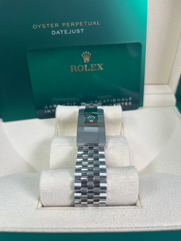 RLX Datejust 36mm 126284 Aubergine Dial Jubilee Bracelet