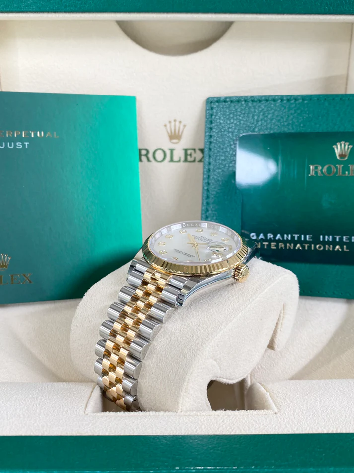 RLX Datejust 36mm 126233 MOP Diamond Dial Jubilee Two-Tone Bracelet Watch