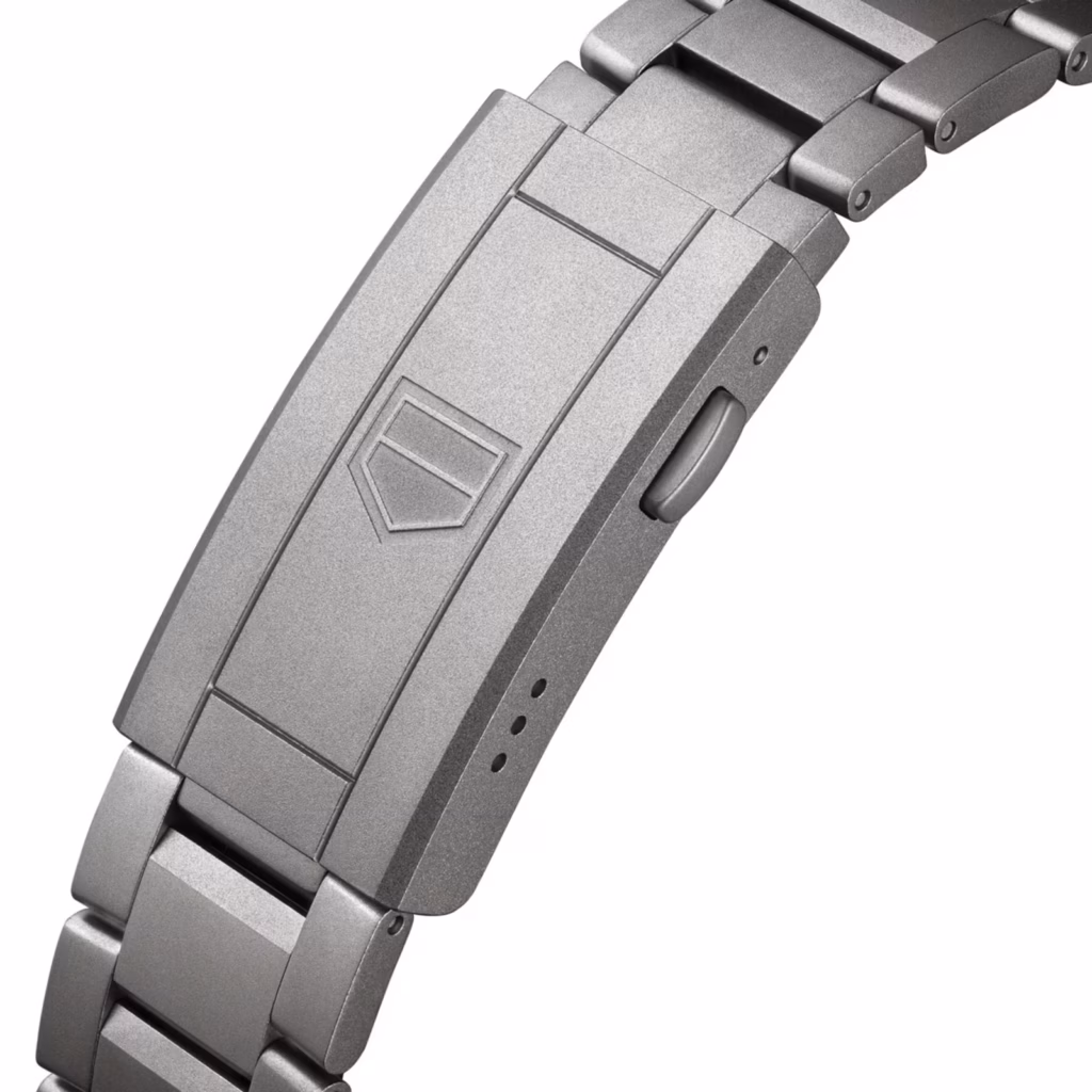 TAG Heuer Aquaracer Professional 200 Solargraph Titanium 40mm Mens Watch Blue WBP1182.BF0000