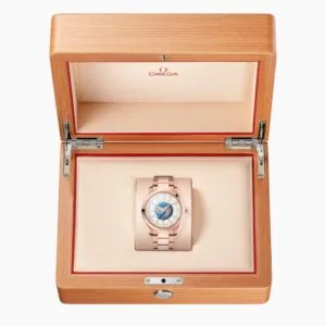 Omega AQUA TERRA 150M CO‐AXIAL MASTER CHRONOMETER GMT WORLDTIMER 43 MM