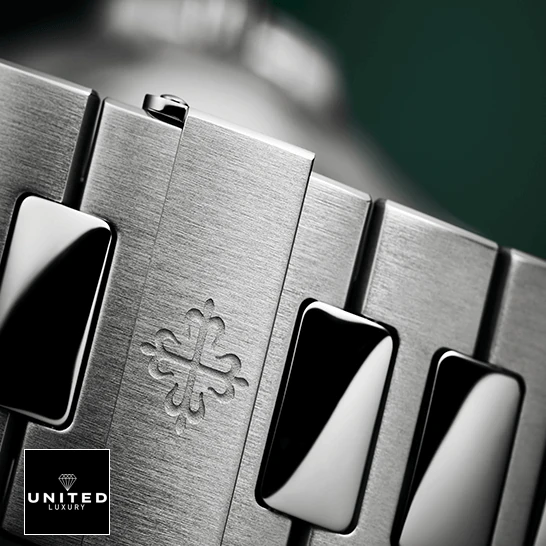 Patek Philippe Nautilus Green Replica 5 Patek Philippe 5711_1A-014 Nautilus Steel Bracelet Replica clasp on the logo