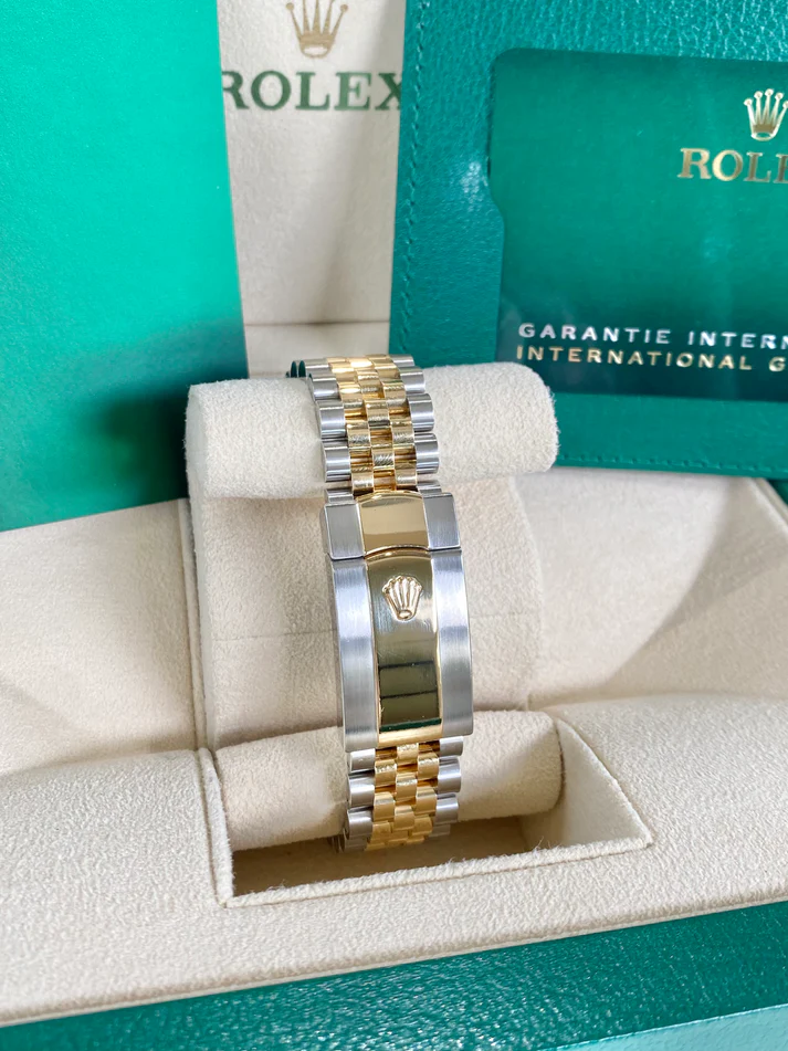 RLX Datejust 36mm 126233 MOP Diamond Dial Jubilee Two-Tone Bracelet Watch