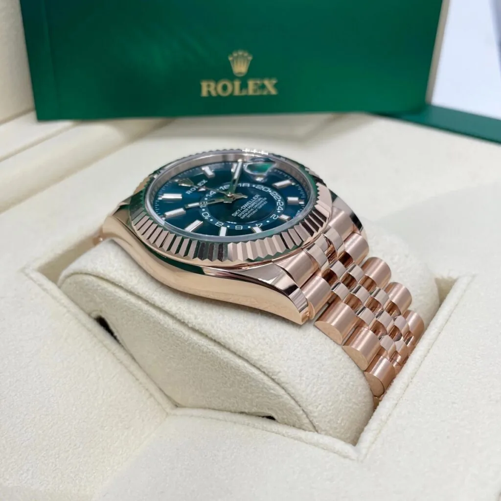 RLX Sky-Dweller 42mm 336935-0001/0005 Rose Gold Blue Dial Oyster