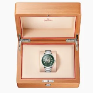 Omega AQUA TERRA 150M CO‐AXIAL MASTER CHRONOMETER GMT WORLDTIMER 43 MM