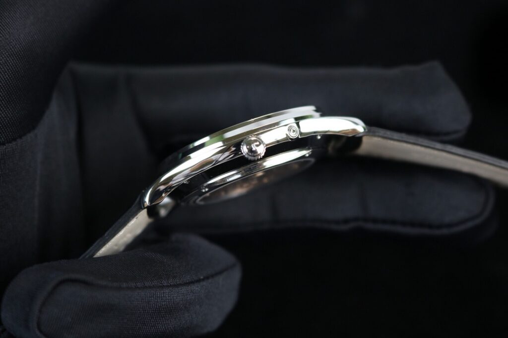 Jaeger-LeCoultre Master Ultra Thin Réserve de Marche Q1378420 39MM Replica JL011