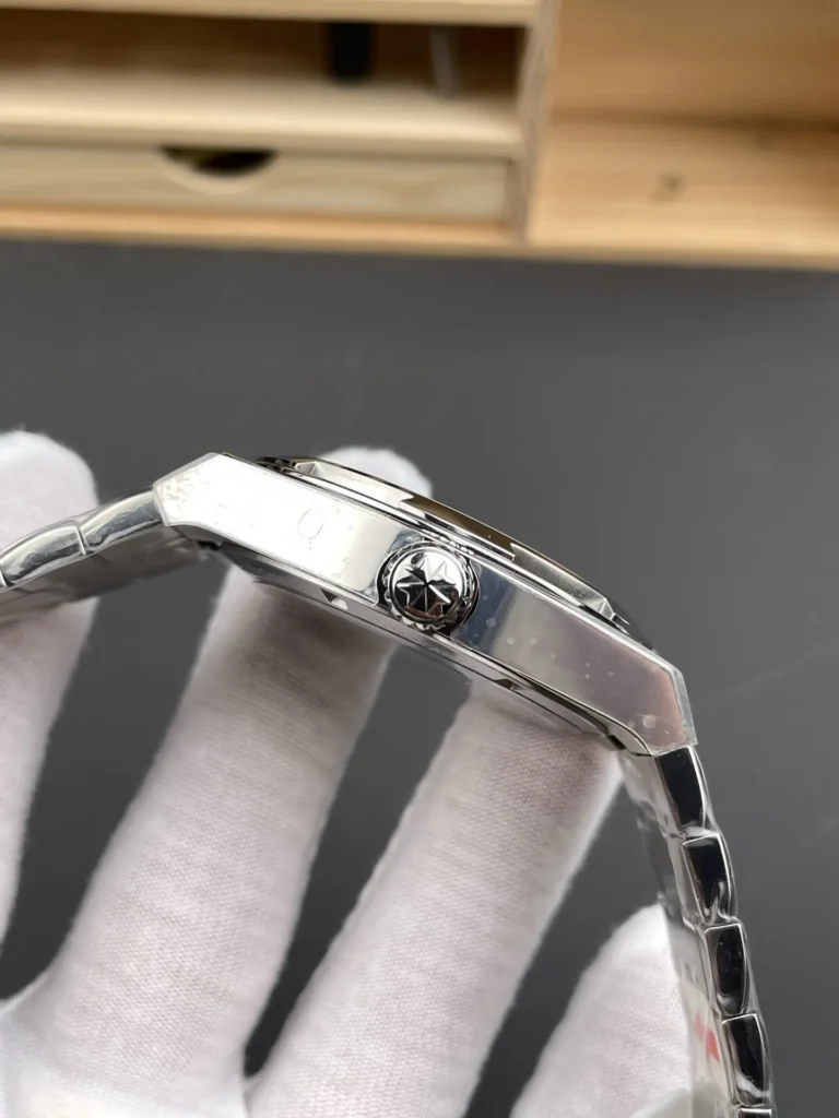 Vacheron Constantin Overseas Tourbillon 6000V/110A-B544 42.5MM Replica VC032