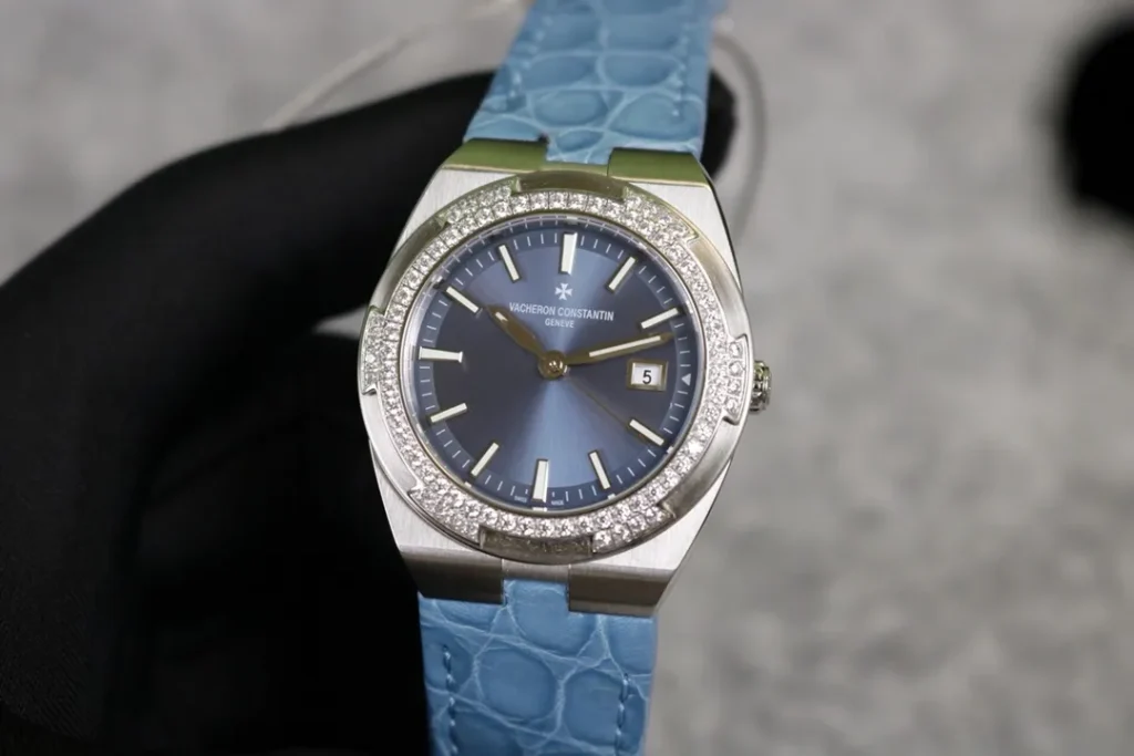 Vacheron Constantin Overseas Quartz 1205V/100A-B590 33MM Replica VC046