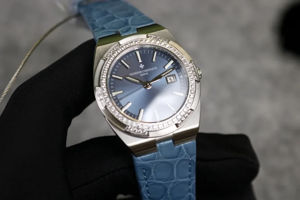 Vacheron Constantin Overseas Quartz 1205V/100A-B590 33MM Replica VC046