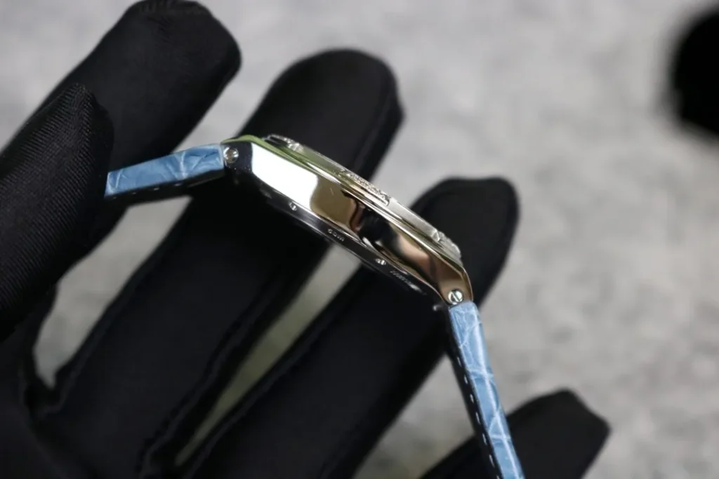 Vacheron Constantin Overseas Quartz 1205V/100A-B590 33MM Replica VC046