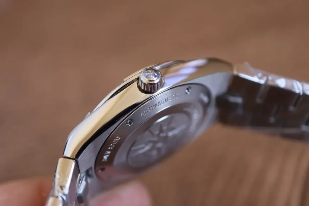 Vacheron Constantin Overseas Quartz 1205V/100A-B591 33MM Replica VC087