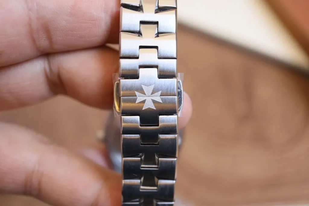 Vacheron Constantin Overseas Quartz 1205V/100A-B591 33MM Replica VC087