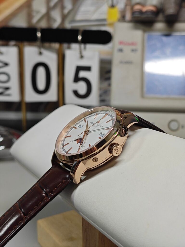 Vacheron Constantin Traditionnelle Complete Calendar Moon Phase 4010T/000R-B344 41MM Replica VC002