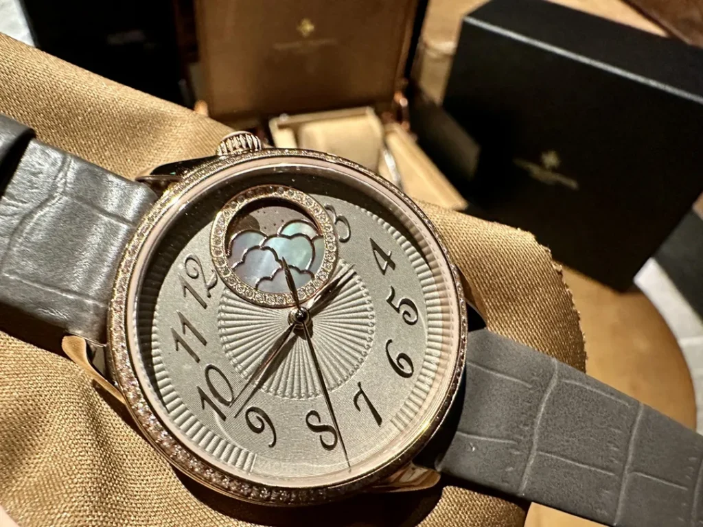 Vacheron Constantin Égérie Moon Phase 8005F/000R-B498 37MM Replica VC035