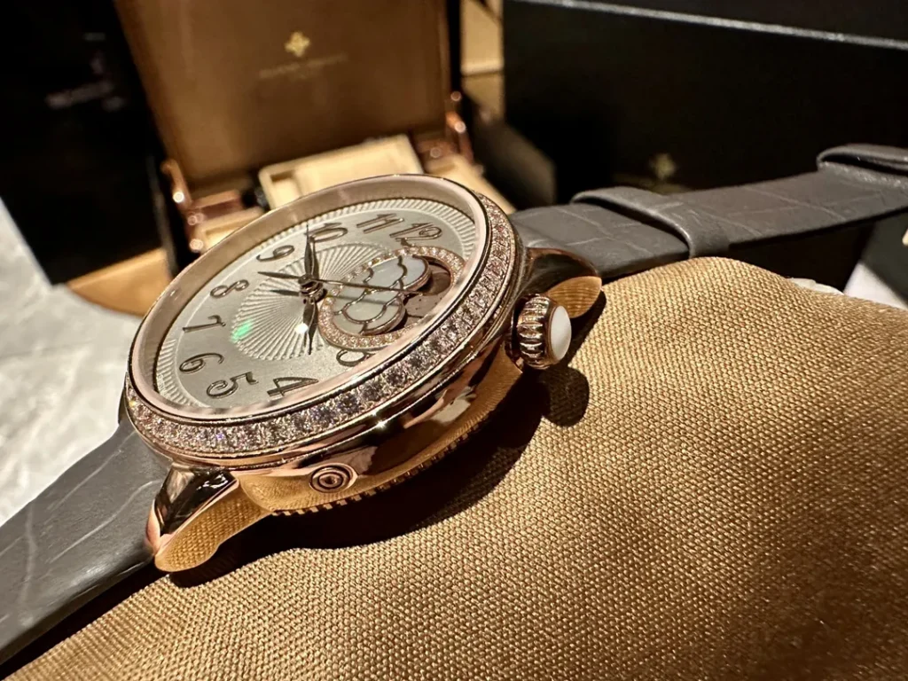 Vacheron Constantin Égérie Moon Phase 8005F/000R-B498 37MM Replica VC035