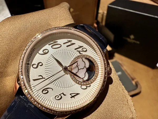 Vacheron Constantin Égérie Moon Phase 8005F/000R-B498 37MM Replica VC036